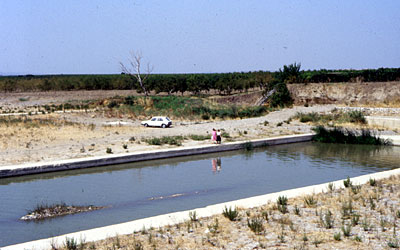 Vasca di contenimento per il deflusso delle acque del fiume in modo da impedirne la piena. (foto Gioacchino Albanese)