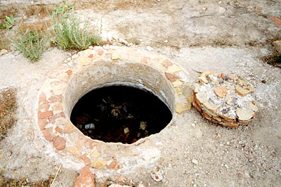 Bocca della cisterna. (foto Gioacchino Albanese)