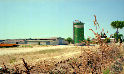 Borgo Moschella: capannoni ed impianti agricoli. (foto Gioacchino Albanese)