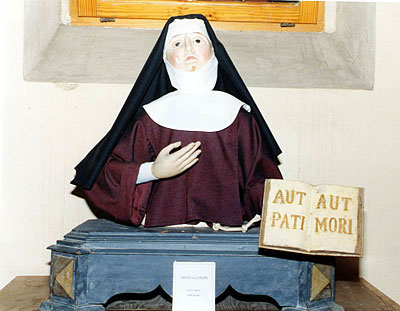 Chiesa di S. Francesco: Santa Gertrude. Busto ligneo del 1700. (foto Gioacchino Albanese)