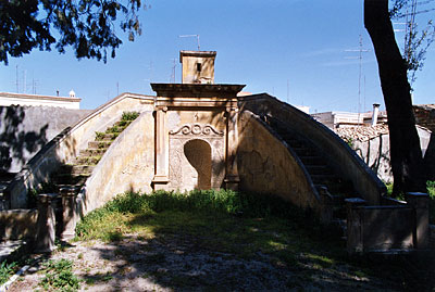 Palazzo Coccia-Cirillo: belvedere situato in fondo al giardino. (foto Gioacchino Albanese)