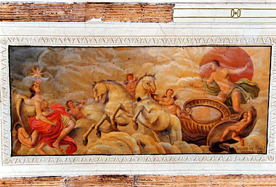 Palazzo Coccia-Cirillo: scena a soggetto mitologico col carro del sole a decorazione della parte a soffitto del salone. 