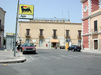 Palazzo ducale: facciata laterale su Piazza Giuseppe Tortora. (foto Gioacchino Albanese)