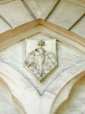 Palazzo Manfredi: arcata del pianoterra. (foto Gioacchino Albanese)