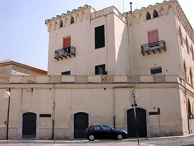 Palazzo Manfredi: facciata posteriore. (foto Gioacchino Albanese)