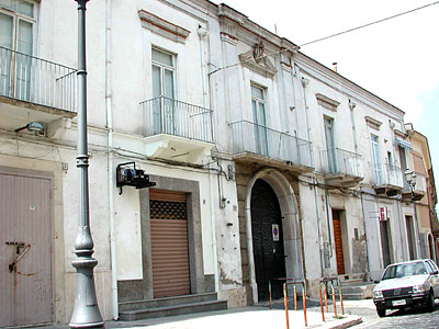 Palazzo Pignatelli: i due ordini della facciata. (foto Gioacchino Albanese)