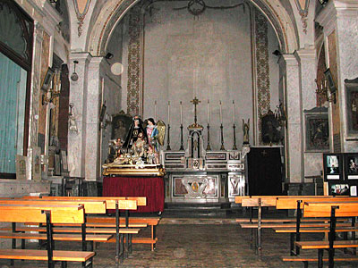 S. Agostino: l'unica navata della chiesa. (foto Gioacchino Albanese)