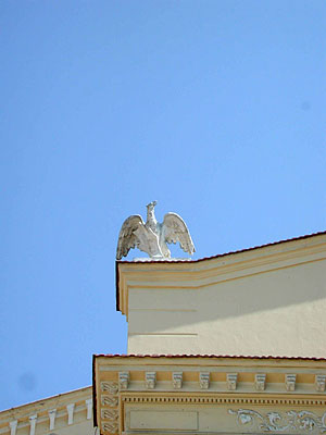 Teatro Mercadante: aquila del timpano. (foto Gioacchino Albanese)