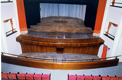 Teatro Mercadante: orchestra e palcoscenico. (foto Gioacchino Albanese)