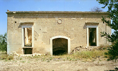 Canfora - Lupi: facciata laterale. (foto Gioacchino Albanese)