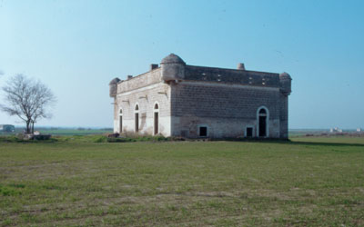 Edificio fortificato della masseria. (foto Gioacchino Albanese)