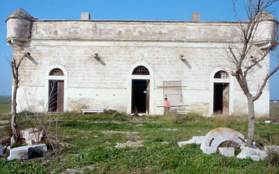 Prospetto dell'edificio fortificato. (foto Gioacchino Albanese)
