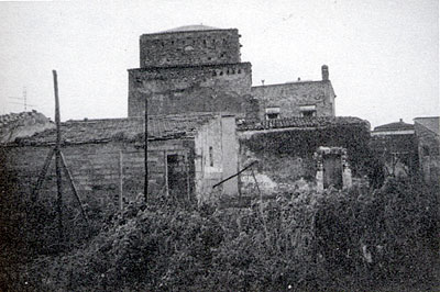 La torre settecentesca, poi piccionaia, prima del restauro. ()