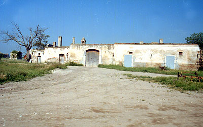 Prospetto dell'edificio principale della masseria. (foto Gioacchino Albanese)