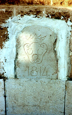 Titolo di confine con la raffigurazione stilizzata dello stemma della famiglia Pignatelli, feudatari di Cerignola. (foto