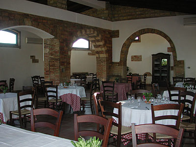 Masseria il Gelso: interno dell'edificio minore. (foto Gioacchino Albanese)