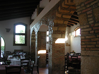 Masseria il Gelso: interno dell'edificio minore. (foto Gioacchino Albanese)