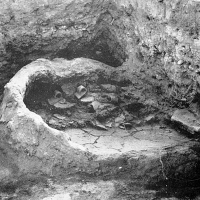 Fornace preistorica in argilla con volta ogivale, utilizzata per la cottura di carni e per quella di vasi. (foto Sovrint