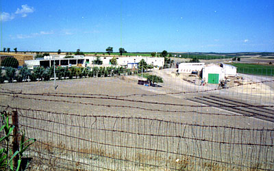 Masseria di Ripalta, formata da due complessi di edifici sui due crinali della strada, nei pressi della chiesetta. (foto