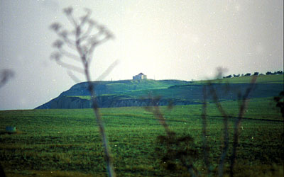 Il paesaggio dei pianori, sull'Ofanto, su cui sorge la chiesetta dedicata alla Madonna di Ripalta. (foto Gioacchino Alba