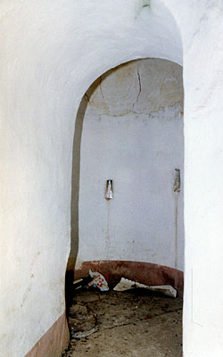 L'interno della garitta di difesa. (foto Gioacchino Albanese)