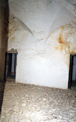 Sala con locali intercomunicanti e pareti lunettate. (foto Gioacchino Albanese)