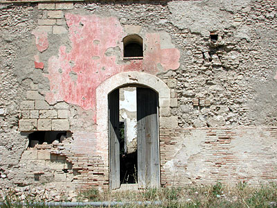 Masseria Montarcuccio: uno degli ingressi di un vano destinato ad abitazione. (foto Gioacchino Albanese)