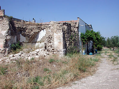 Masseria Montarcuccio: una delle estremità crollate . (foto Gioacchino Albanese)