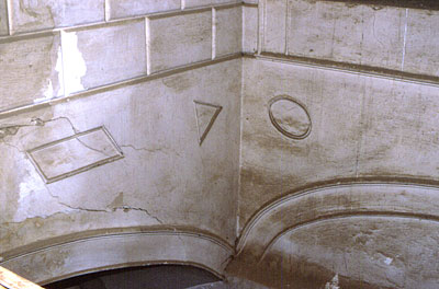 Villa Palieri: elementi decorativi delle pareti della scalinata. (foto Gioacchino Albanese)