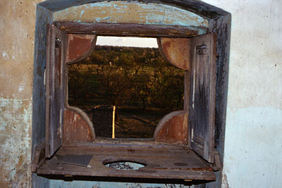 Villa Palieri: finestra in legno. (foto Gioacchino Albanese)