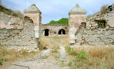 Masseria Parchi Tonti-Cantatore: ingresso alla curtis . (foto Gioacchino Albanese)