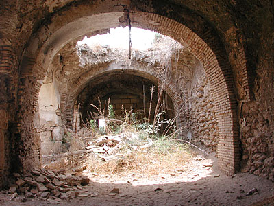 Masseria Parchi Tonti-Cantatore: interno dei ricoveri per animali. (foto Gioacchino Albanese)