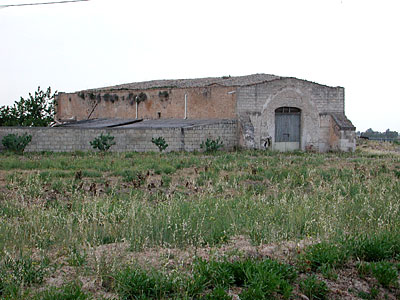 Masseria di Pozzomonaco: capannone rimodernato . (foto Gioacchino Albanese)