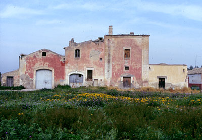 Prospetto del plesso centrale. (foto Gioacchino Albanese)