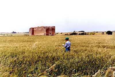 S. Giovanni di Zezza: la vecchia chiesetta. ( foto Gioacchino Albanese )