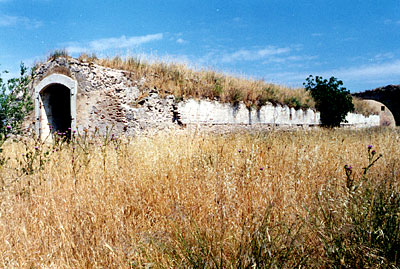 S. Giovanni di Zezza: edificio di servizio. ( foto Gioacchino Albanese )