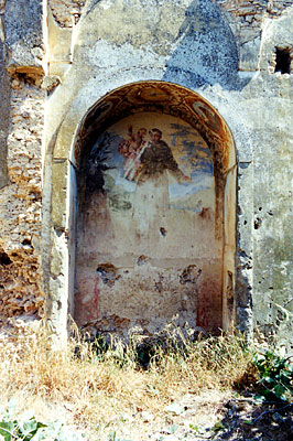 S. Giovanni di Zezza: una delle nicchie affrescate. (foto Gioacchino Albanese)