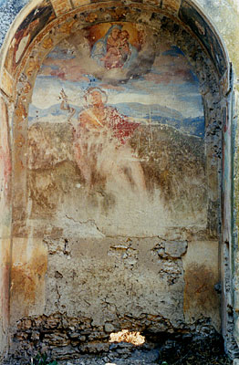 S. Giovanni di Zezza: una nicchia affrescata con la figura di S. Giovanni. (foto Gioacchino Albanese)