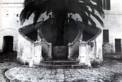 Scalinata della Masseria Caramanna pressoché analoga a quella della masseria San Lorenzo. (foto Aereonautica Militare )