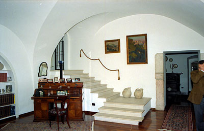 Masseria San Lorenzo: scalinata che porta al primo piano. (foto Gioacchino Albanese)