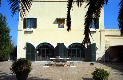 Masseria San Lorenzo: facciata posteriore. (foto Gioacchino Albanese)