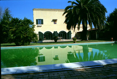 Masseria San Lorenzo: giardino e piscina. (foto Gioacchino Albanese)