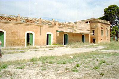 Stabilimento S. Marco: la sezione masseria con il corpo avanzato che fungeva da casa del guardiano. (foto Gioacchino Alb