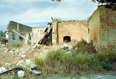 Stabilimento S. Marco: parte dei vani crollati. (foto Gioacchino Albanese)