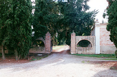 San Lilzo: muretto di recinzione. (foto Gioacchino Albanese)