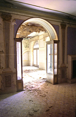 San Lilzo: passaggio per la sala a vetri. (foto Gioacchino Albanese)