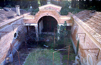 San Lilzo: il giardino interno visto dal terrazzo. (foto Gioacchino Albanese)