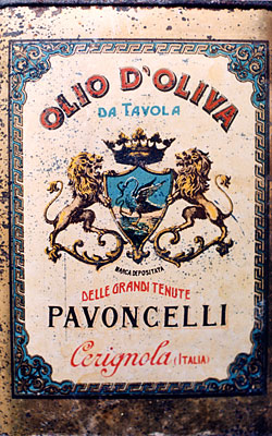 La raffigurazione di una delle confezioni di olio di oliva extra vergine prodotto a santo Stefano. (foto Gioacchino Alba