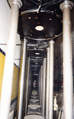 Carrellata dei vecchi impianti dell'azienda che sono stati lasciati come memoria storica della produzione. (foto Gioacch