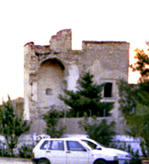 Il vecchio complesso della masseria, a ridosso di quella attuale. (foto Gioacchino Albanese)